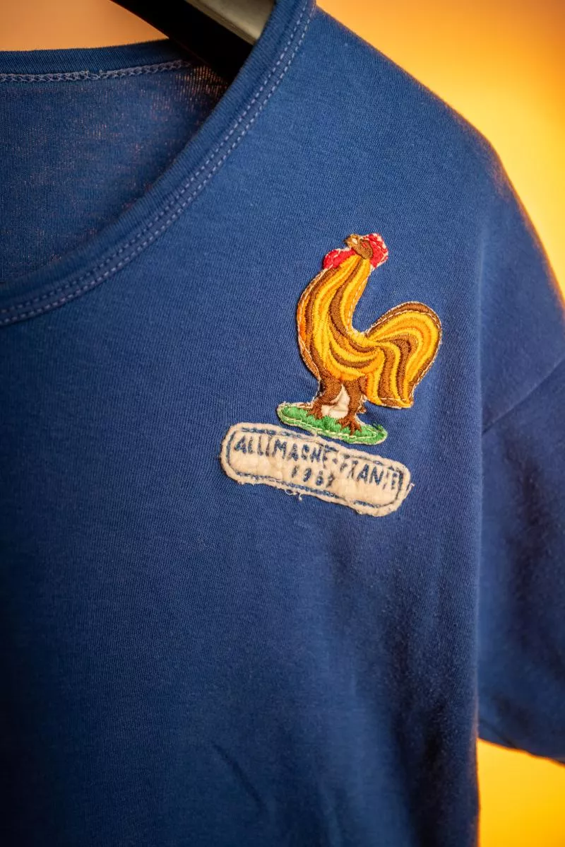Ce maillot porté par les Bleus en 1967 vaut une petite fortune