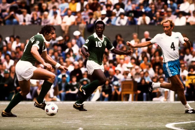 Pele / Giorgio Chinaglia - 28.08.1977 - New York Cosmos / Seattle Sounders -NASL Photo : Peter Robinson / PA Images / Icon Sport   - Photo by Icon Sport