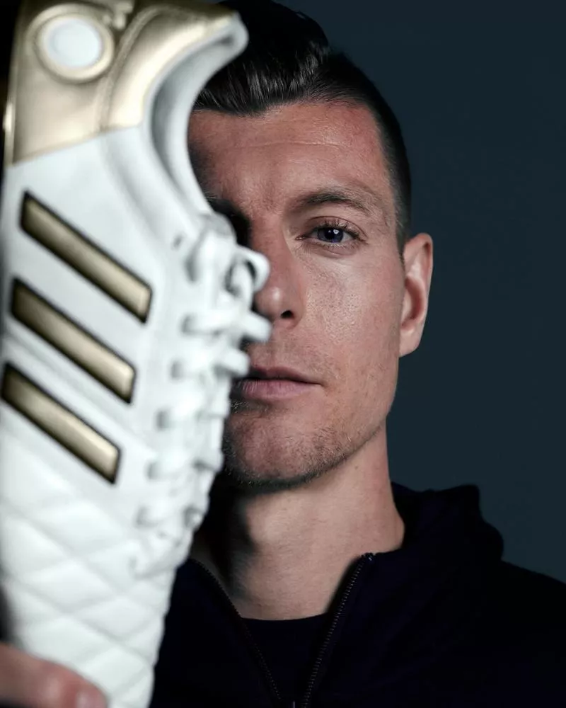 Dix ans après, Toni Kroos change enfin de crampons