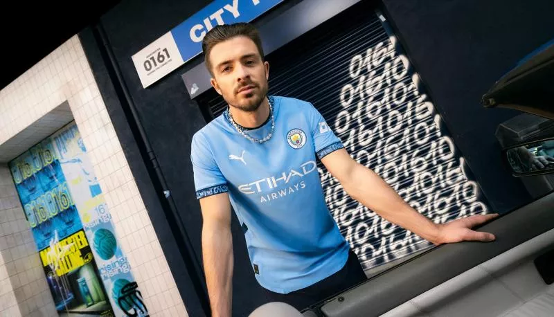 Manchester City s’inspire de son code téléphonique sur son nouveau maillot domicile