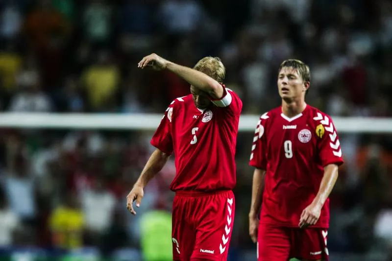 Team Denmark looks dejected during the Quarter Final match between Denmark and Czech Republic, at Estadio do Dragao, Porto, Portugal, on 27 June 2004 ( Photo by Alain Gadoffre / Onze / Icon Sport )   - Photo by Icon Sport