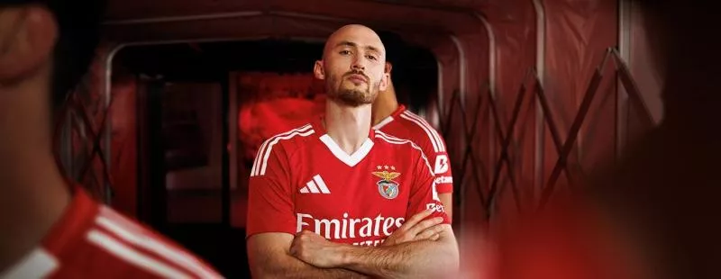 Benfica présente son nouveau maillot pour la saison 2024-2025