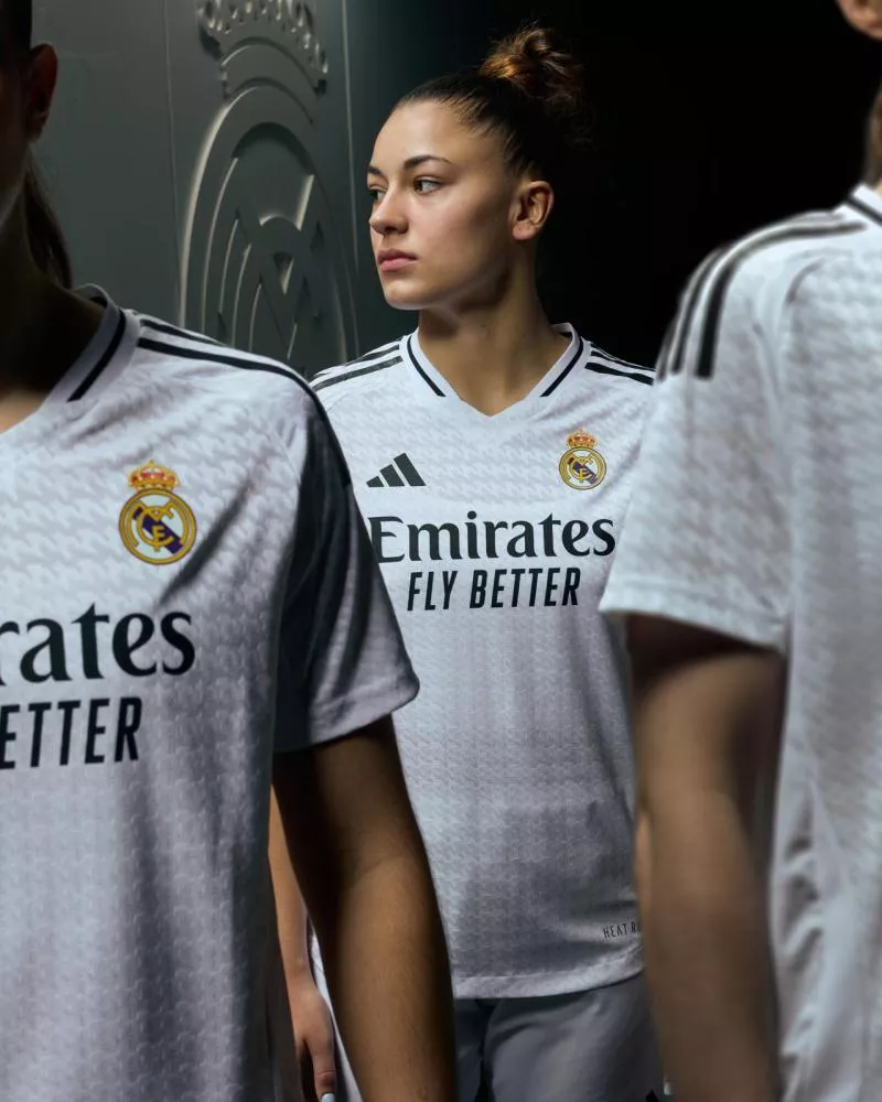 Le Real Madrid présente son nouveau maillot domicile pour la saison 2024-2025