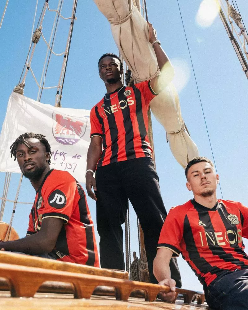 Pour ses 120 ans, l'OGC Nice dévoile son nouveau maillot