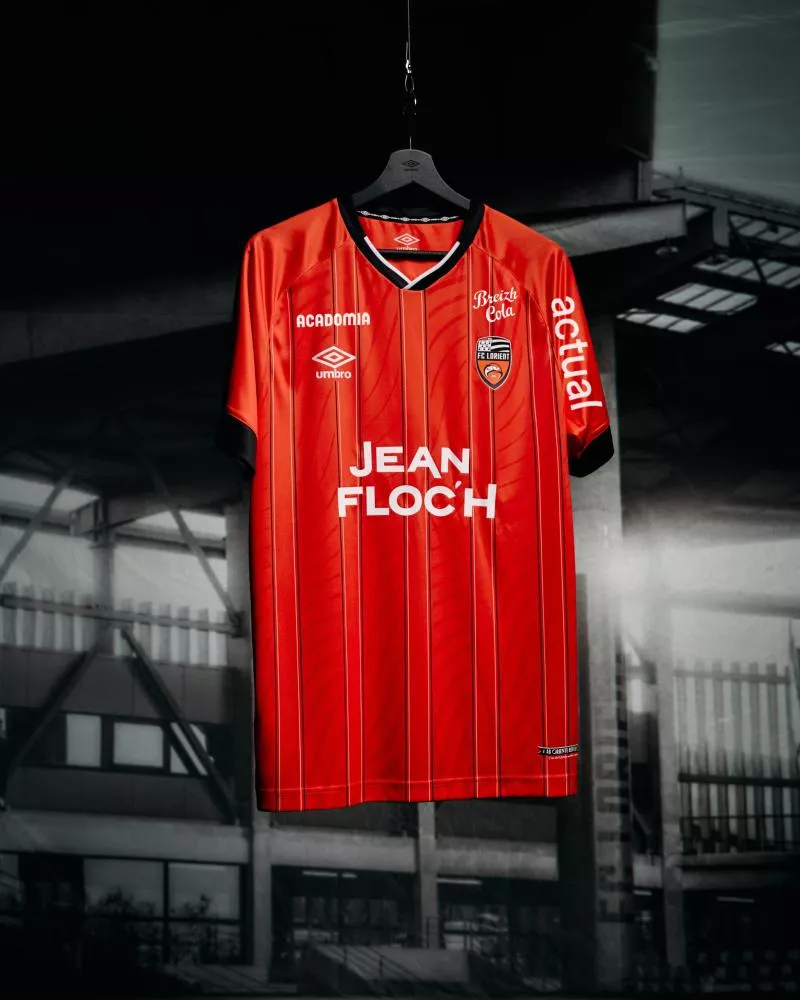 Le FC Lorient dévoile son nouveau maillot domicile pour la saison 24/25