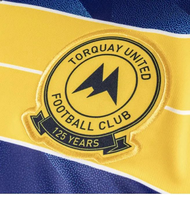 Torquay United sort un nouveau maillot pour ses 125 ans