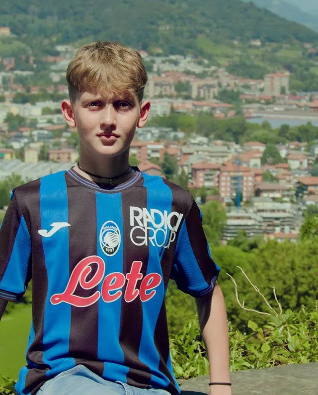 Un horrible sponsor débarque sur les nouveaux maillots de l'Atalanta