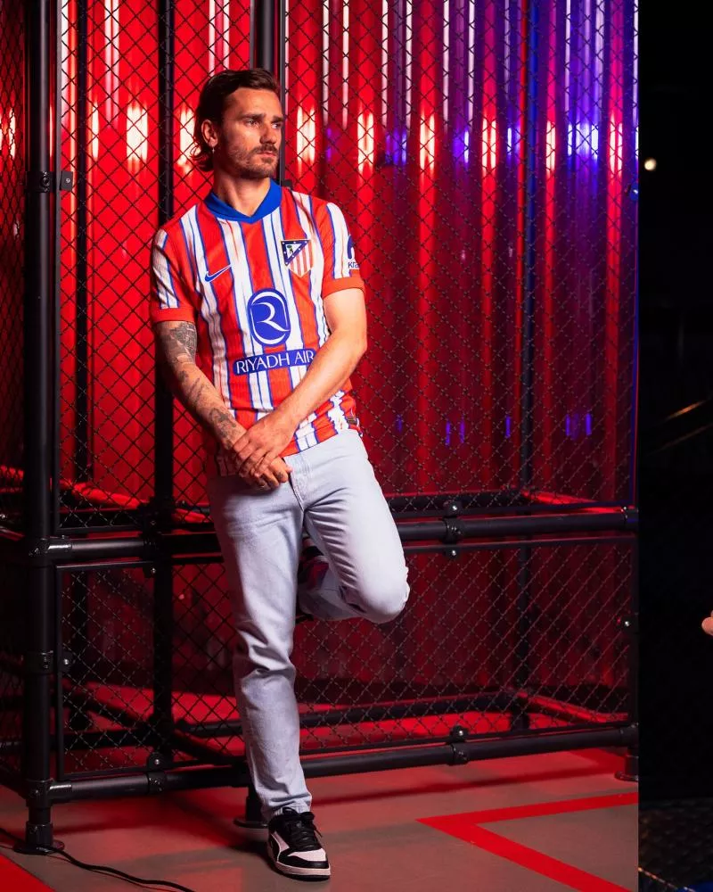 L'Atletico de Madrid lance son nouveau maillot domicile