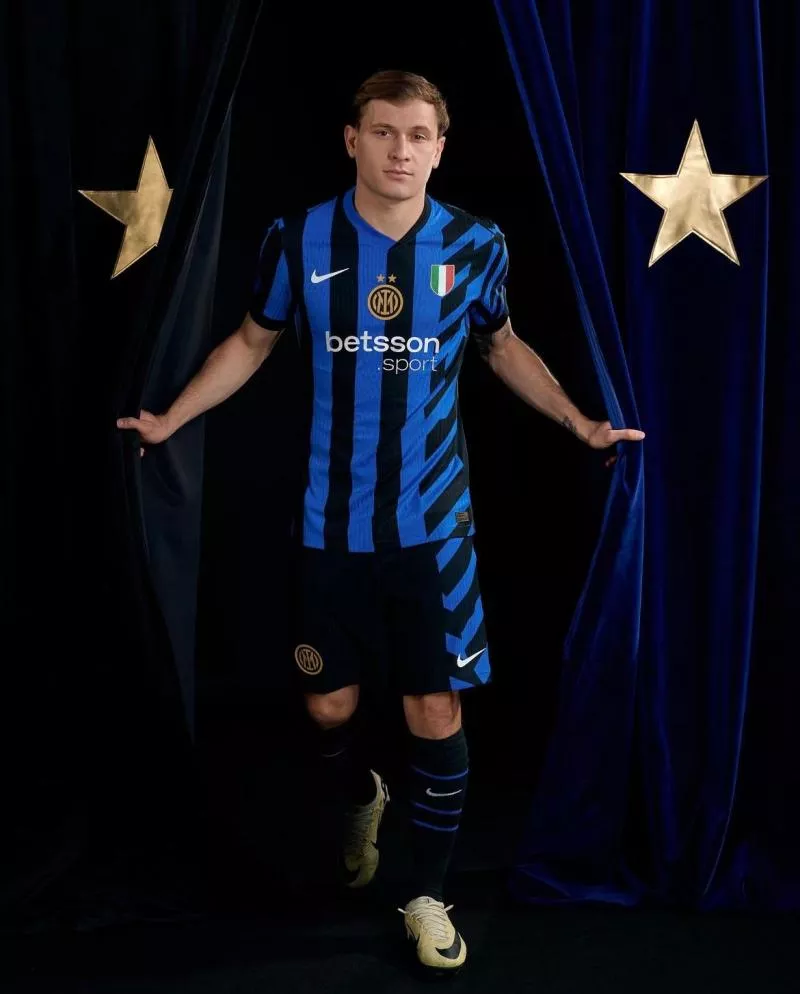 La deuxième étoile débarque sur le nouveau maillot domicile de l'Inter Milan