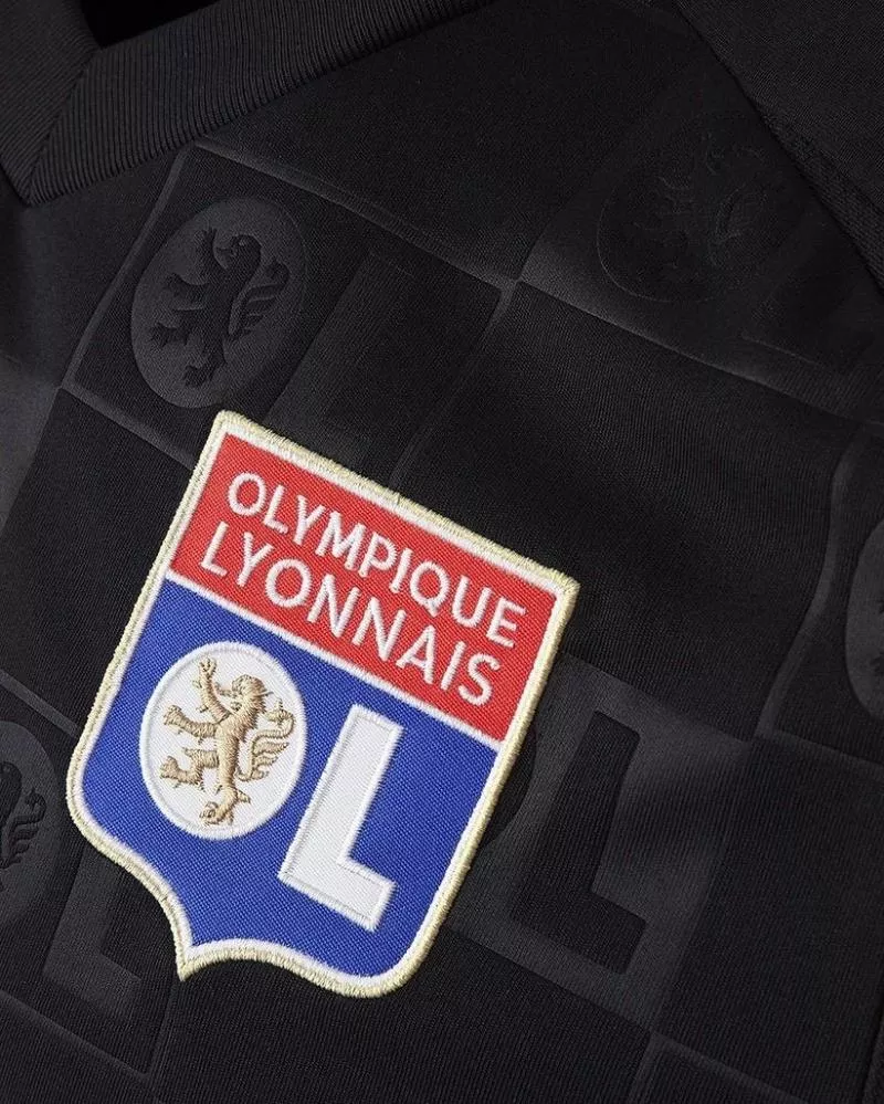 Un nouveau maillot extérieur noir pour l'Olympique lyonnais