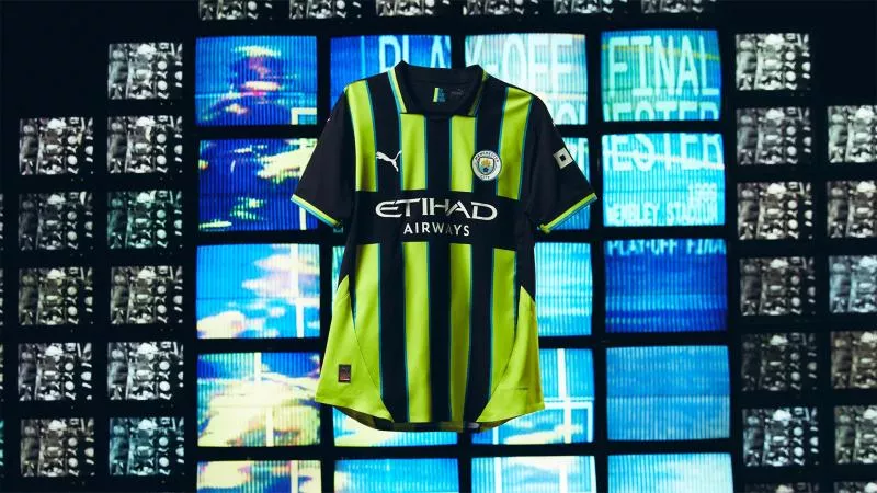 Le nouveau maillot extérieur de Manchester City rend hommage à celui de 1999