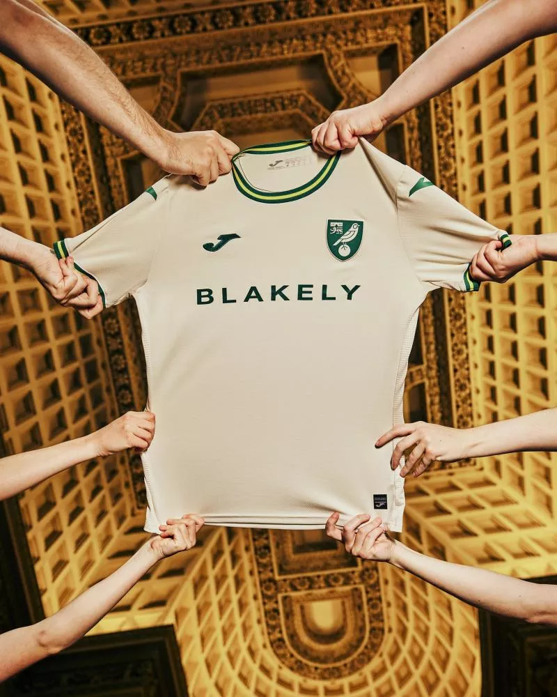 Le troisième maillot de Norwich City est superbe