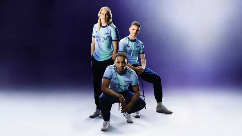 Arsenal dévoile son troisième maillot pour la saison 24/25