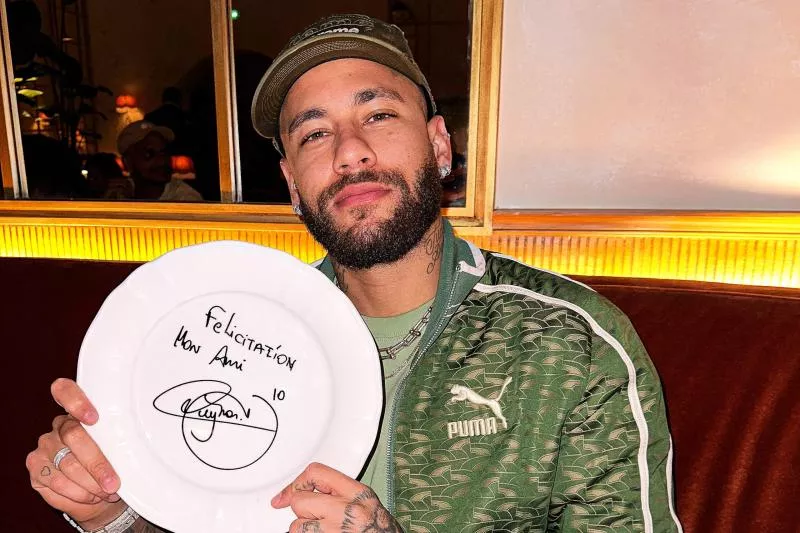 Neymar enjoy a dinner at Siena Paris just after announcing that he will no longer be part of PSG team after spending 6 years with the Paris team. Paris, France, August 17, 2023. Photo by Siena Paris/Splash News/ABACAPRESS.COM &#8211; Photo by Icon sport &#8211; Photo by Icon Sport