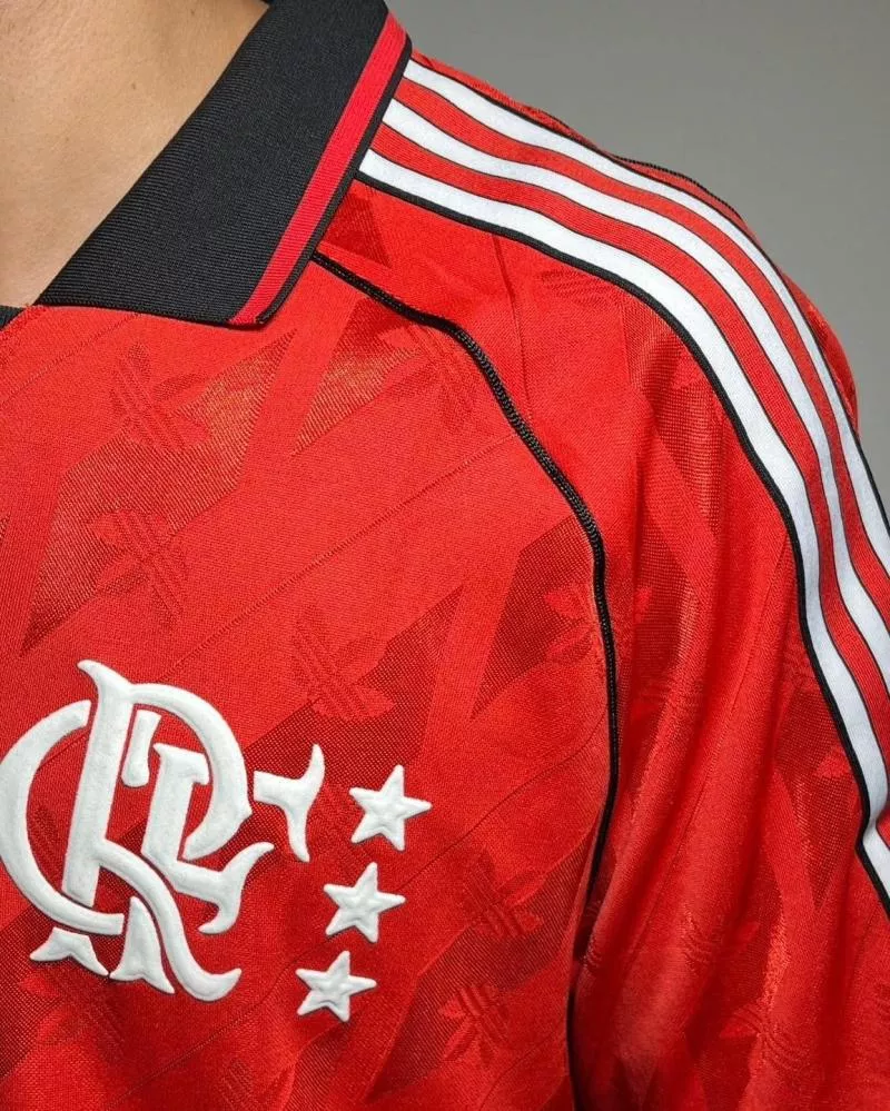 adidas réalise un magnifique maillot rétro pour Flamengo