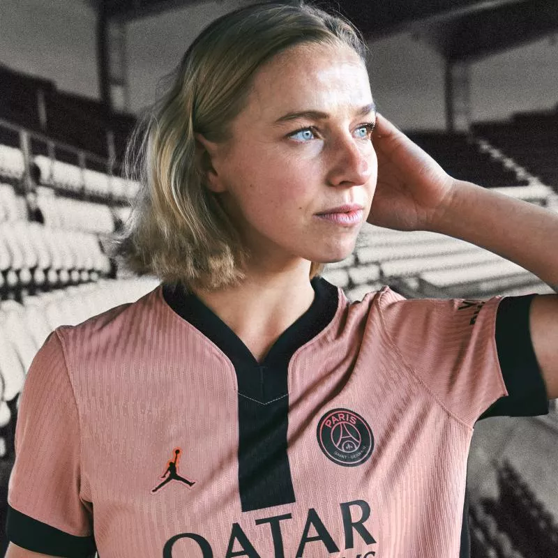 Le PSG présente l'un de ses derniers maillots avec Jordan