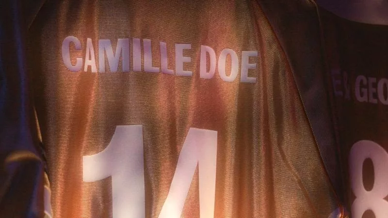 Un club parisien sort un maillot de foot pour ses DJ