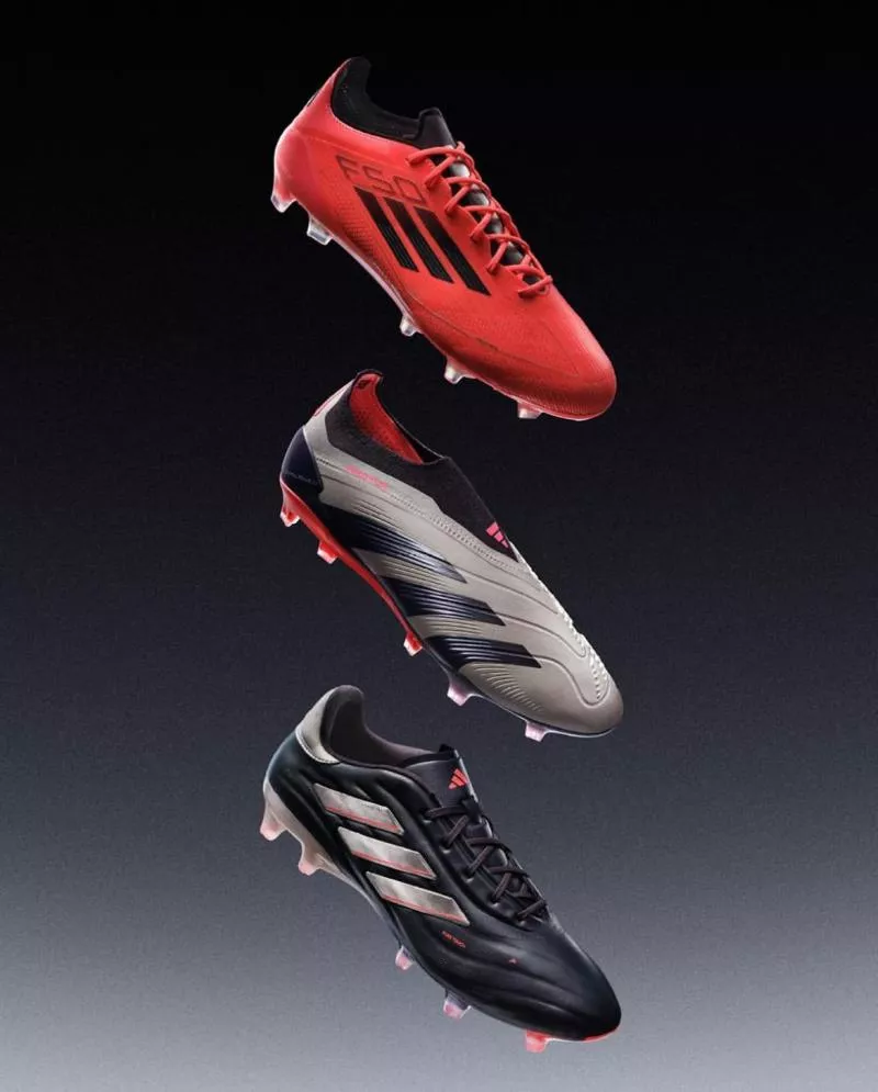 Une F50 rouge dans le nouveau pack de crampons adidas