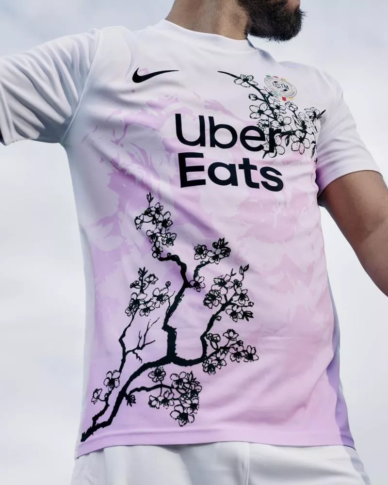 Uber Eats dévoile 50 maillots pour des clubs amateurs