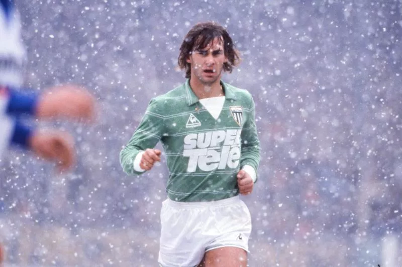 Laurent ROUSSEY of Saint Etienne during the French Division 1 Championship match between Saint Etienne and Lyon at Stade Geoffroy-Guichard, Saint-Etienne, France on February 22nd, 1981. (Photo by Gerard Bedeau / Onze / Icon Sport )   - Photo by Icon Sport