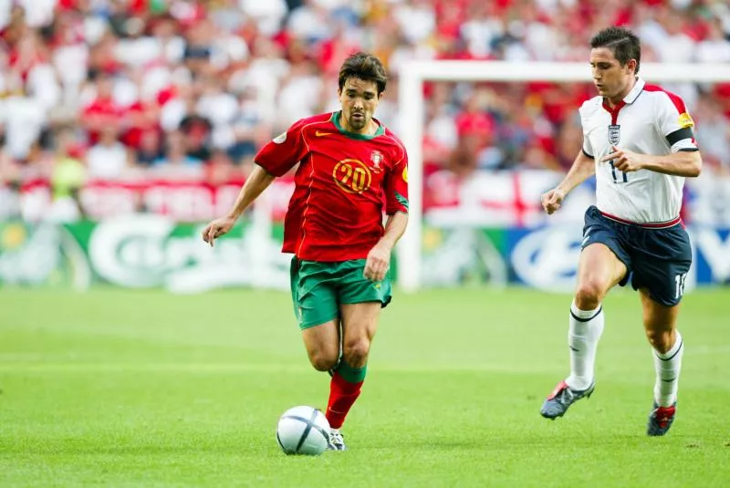 DECO of Portugal and Frank LAMPARD of England during the European Championship quarter-finals match between Portugal and England at Estadio da Luz, Lisbonne, in Portugal on June 24th, 2004. ( Photo by Eric Renard / Onze / Icon Sport )   - Photo by Icon Sport