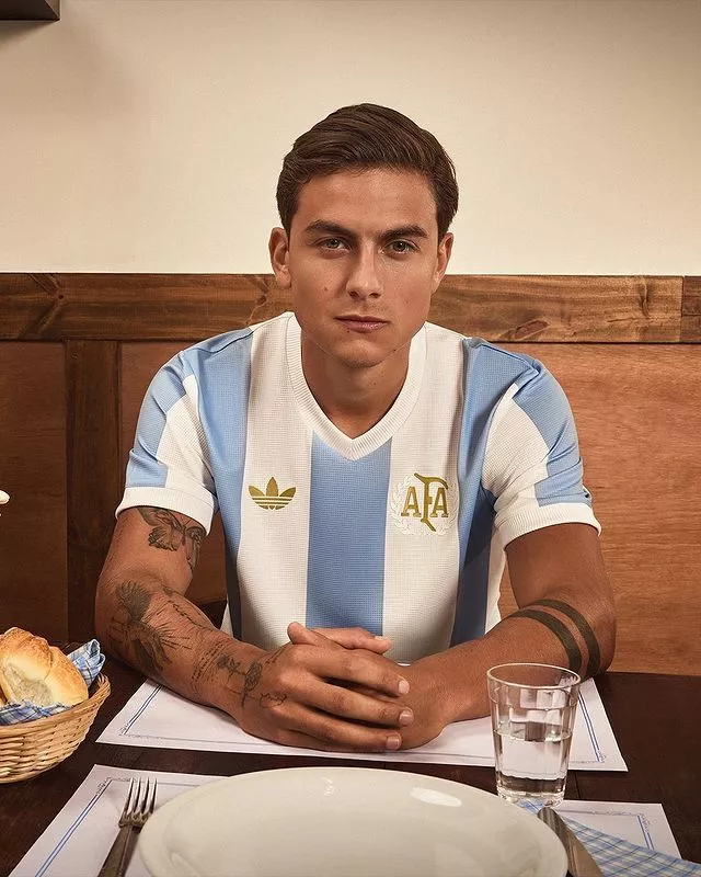 L'Argentine dévoile un maillot anniversaire EXCEPTIONNEL avec adidas