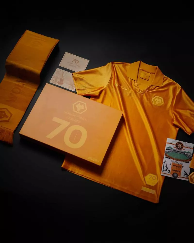 Wolverhampton dévoile un maillot collector complètement fou