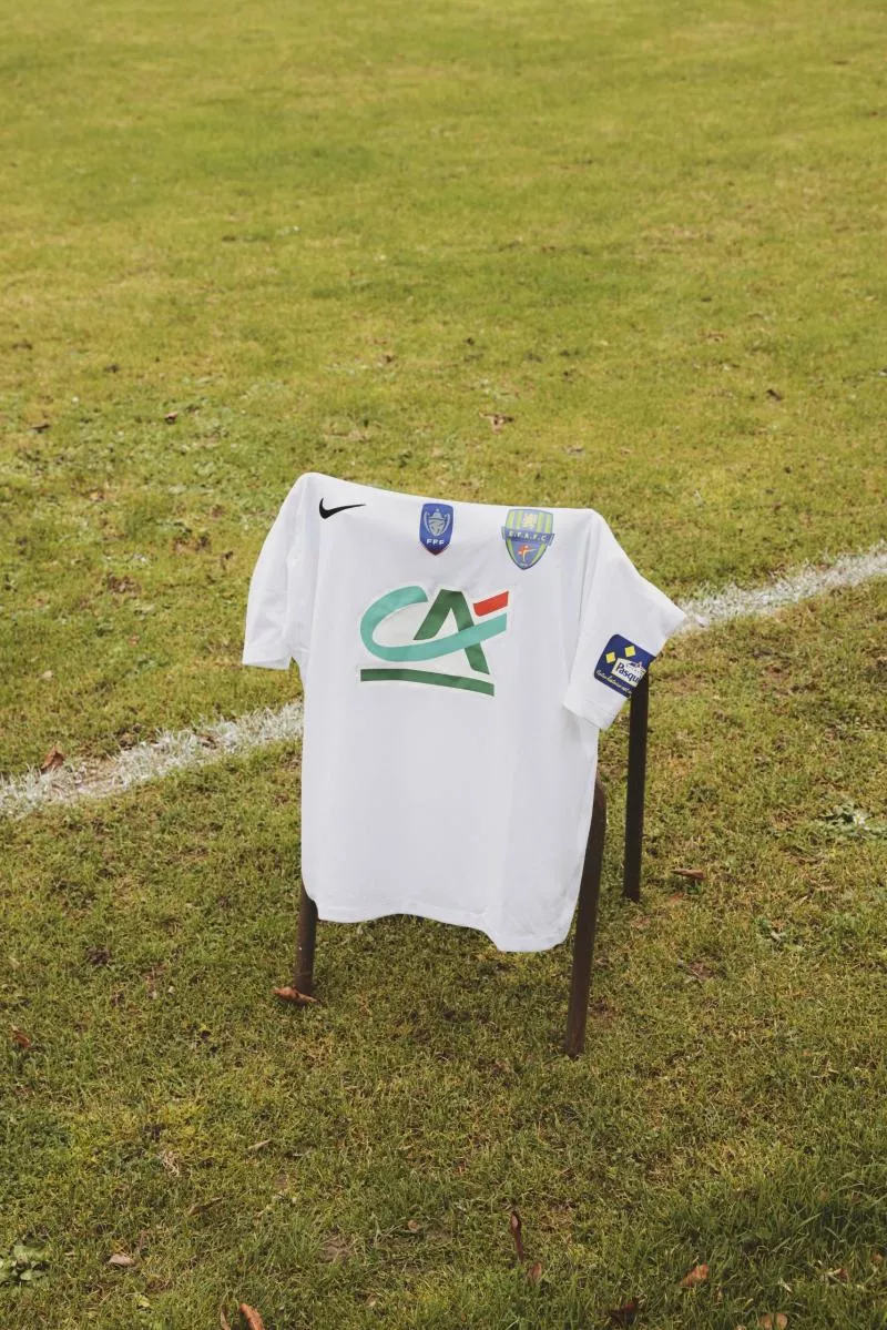 Le maillot de l’Entente Feignies-Aulnoye FC sera disponible chez Intersport !