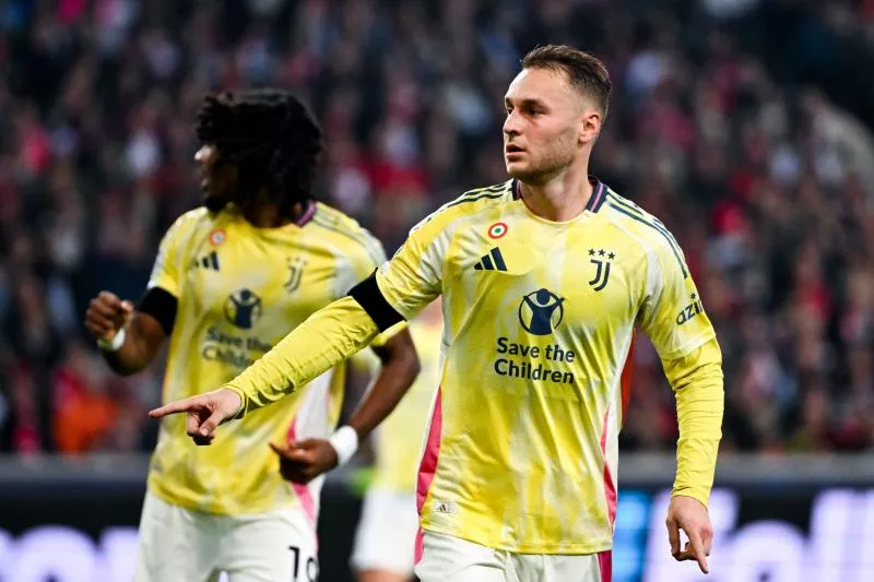 Teun KOOPMEINERS of Juventus during the UEFA Champions League match between Lille and Juventus on November 5, 2024 in Lille, France. (Photo by Anthony Dibon/Icon Sport)   - Photo by Icon Sport