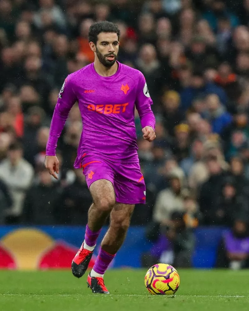 Rayan Ait-Nouri of Wolverhampton Wanderers runs with the ball during the Premier League match Fulham vs Wolverhampton Wanderers at Craven Cottage, London, United Kingdom, 23rd November 2024  (Photo by Izzy Poles/News Images) in London, United Kingdom on 11/23/2024. (Photo by Izzy Poles/News Images/Sipa USA)   - Photo by Icon Sport