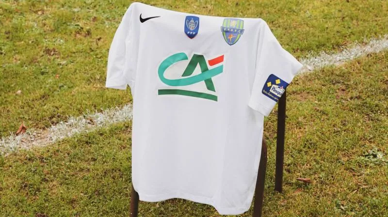 Le maillot de l’Entente Feignies-Aulnoye FC sera disponible chez Intersport !