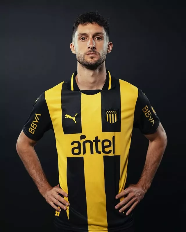 Peñarol lance son maillot domicile pour la saison 2025