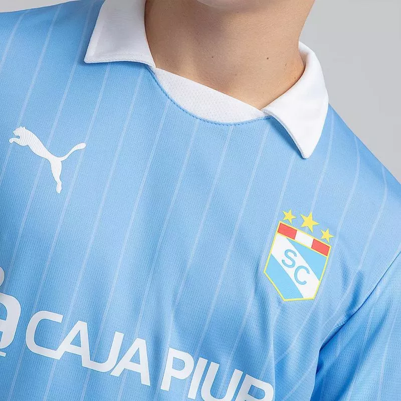 Le nouveau maillot très sympathique du Sporting Cristal au Pérou