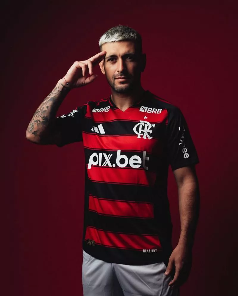 Flamengo lance son nouveau maillot avec adidas et c'est toujours un classique !