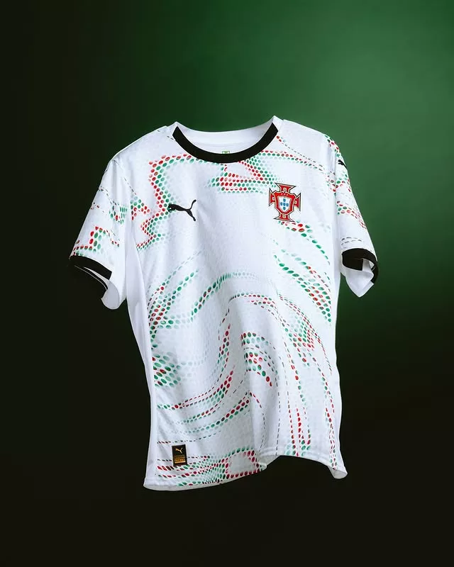 Le Portugal dévoile ses premiers maillots avec PUMA !