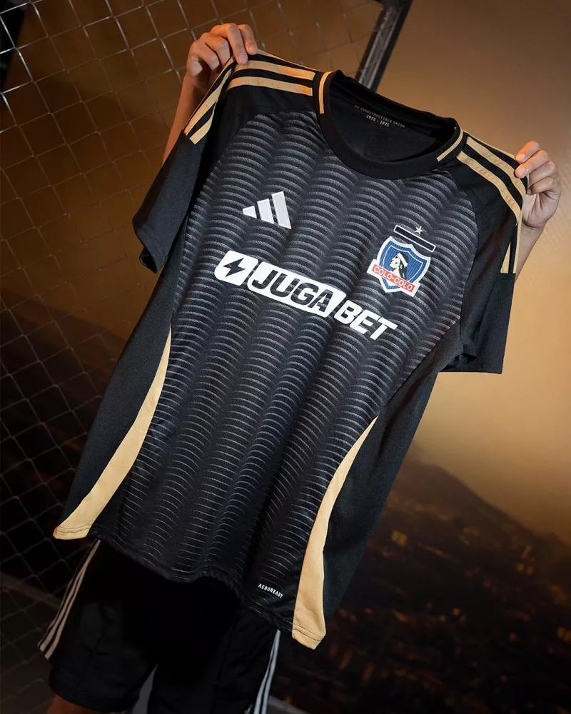 Les nouveaux maillots de Colo-Colo avec adidas