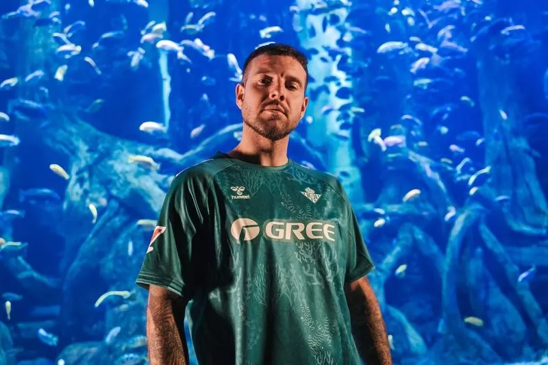 Le Real Betis conçoit le premier maillot fabriqué à partir d'algues