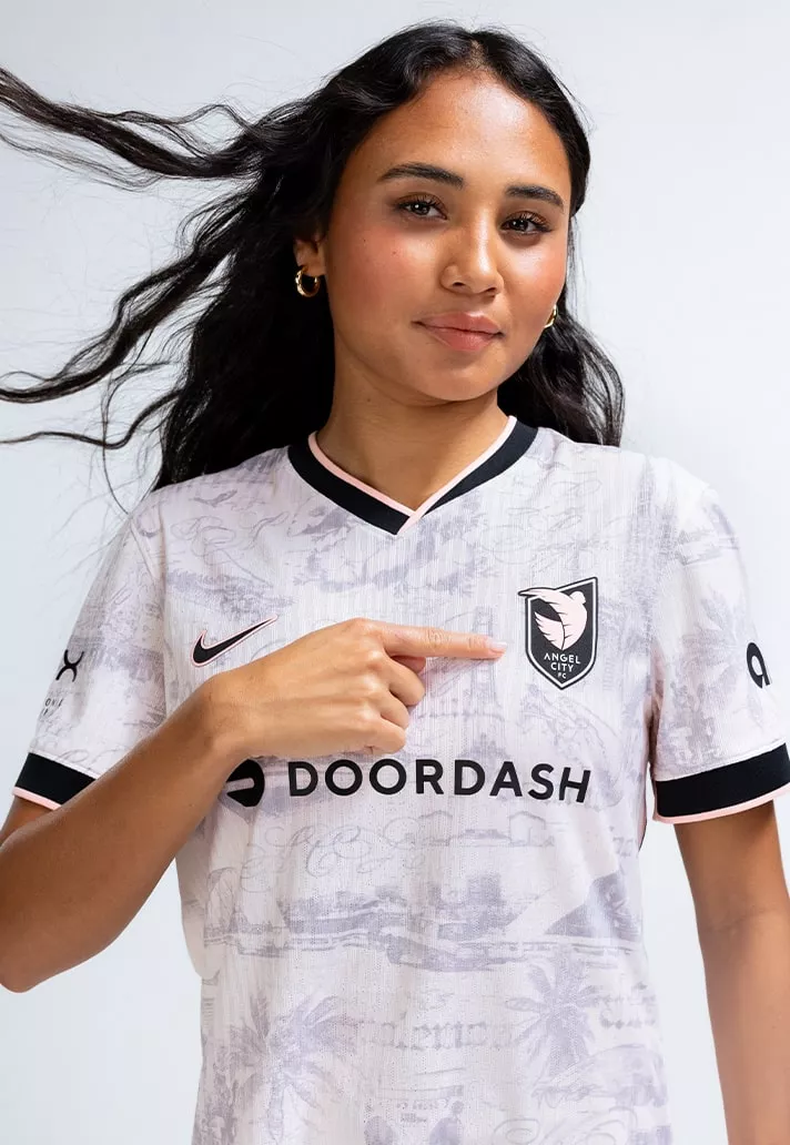 Nike dévoile les maillots de la saison 2025 de NWSL