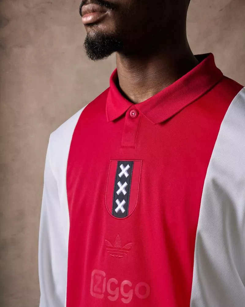 L'Ajax dégaine un superbe maillot pour ses 125 ans !