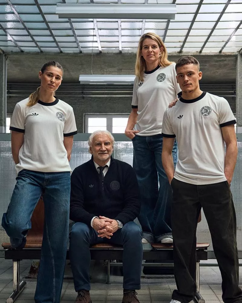 adidas réalise un somptueux maillot pour les 125 ans de la Mannschaft