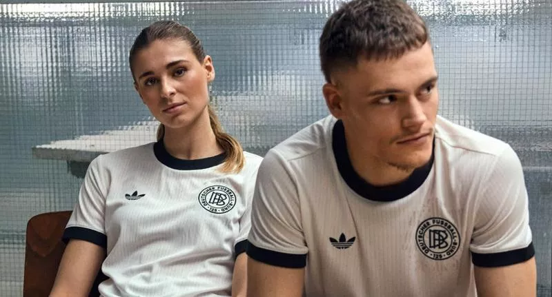 adidas réalise un somptueux maillot pour les 125 ans de la Mannschaft