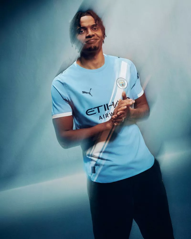 PUMA et Manchester City dévoilent le maillot domicile de la saison 2025/26