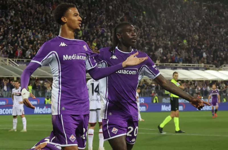 La Fiorentina s’inspire d’un maillot culte pour son nouveau maillot domicile 2025/2026