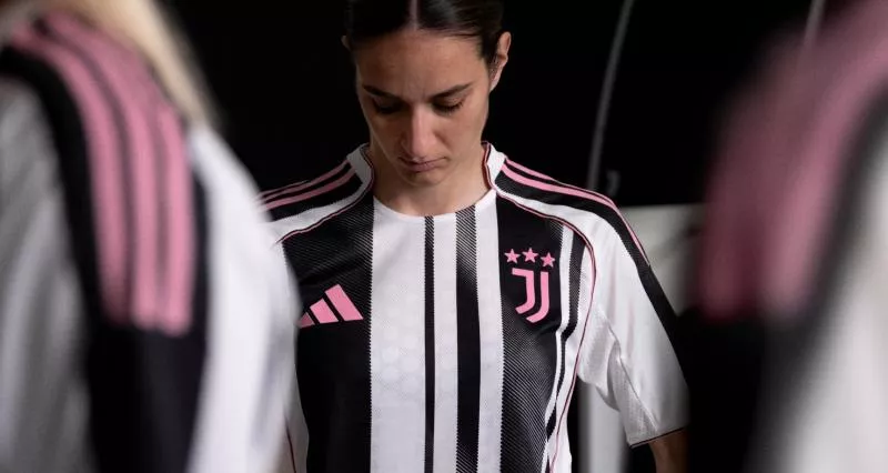 La Juventus présente son nouveau maillot domicile pour la saison 2025/26