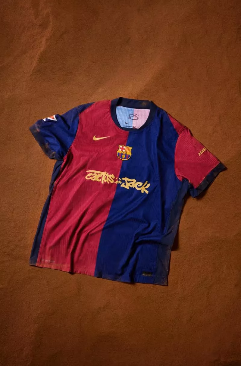 Le FC Barcelone jouera avec un maillot Travis Scott contre le Real Madrid.