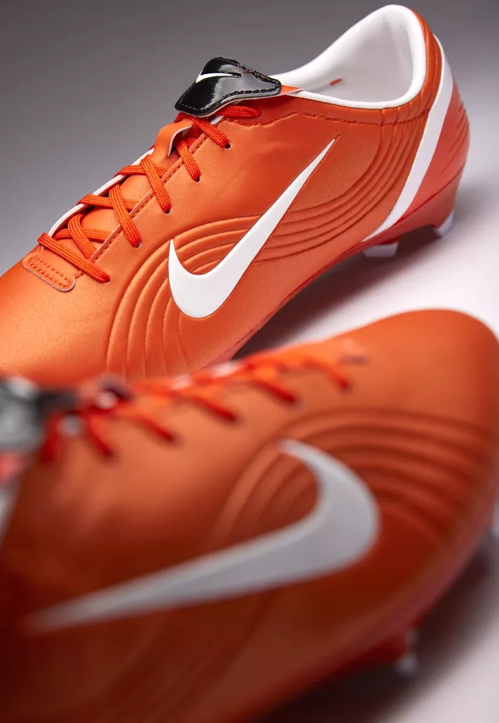 Nike réédite l’un des tout premiers modèles de crampons portés par CR7 !