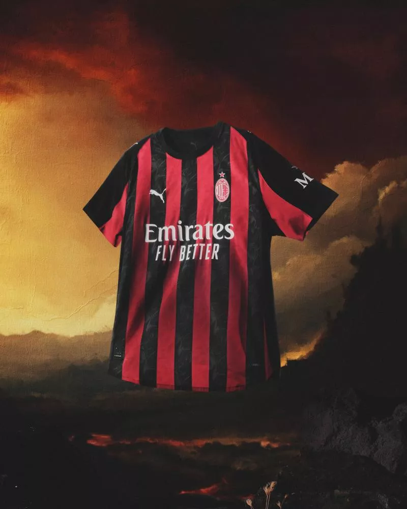 L'AC Milan dégaine son nouveau maillot domicile avec PUMA
