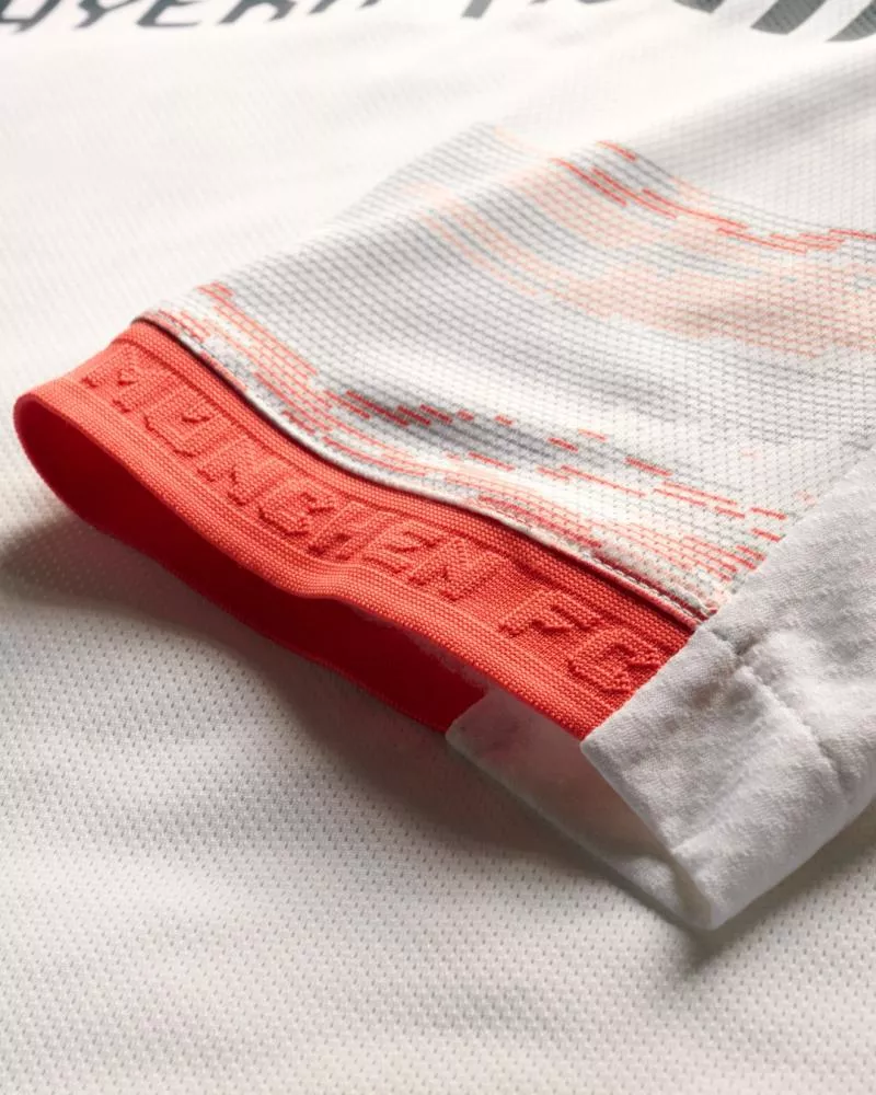 Le Bayern Munich lance son maillot extérieur pour la saison 2025-2026 !