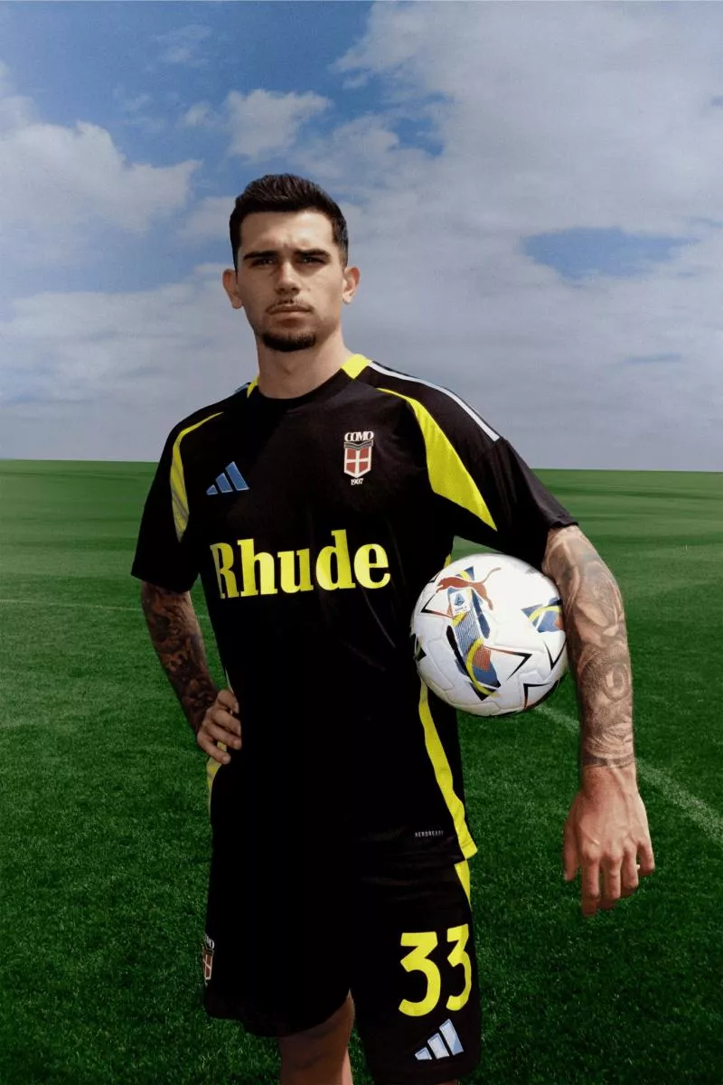 Côme dévoile un nouveau maillot et le commercialise 275€ !