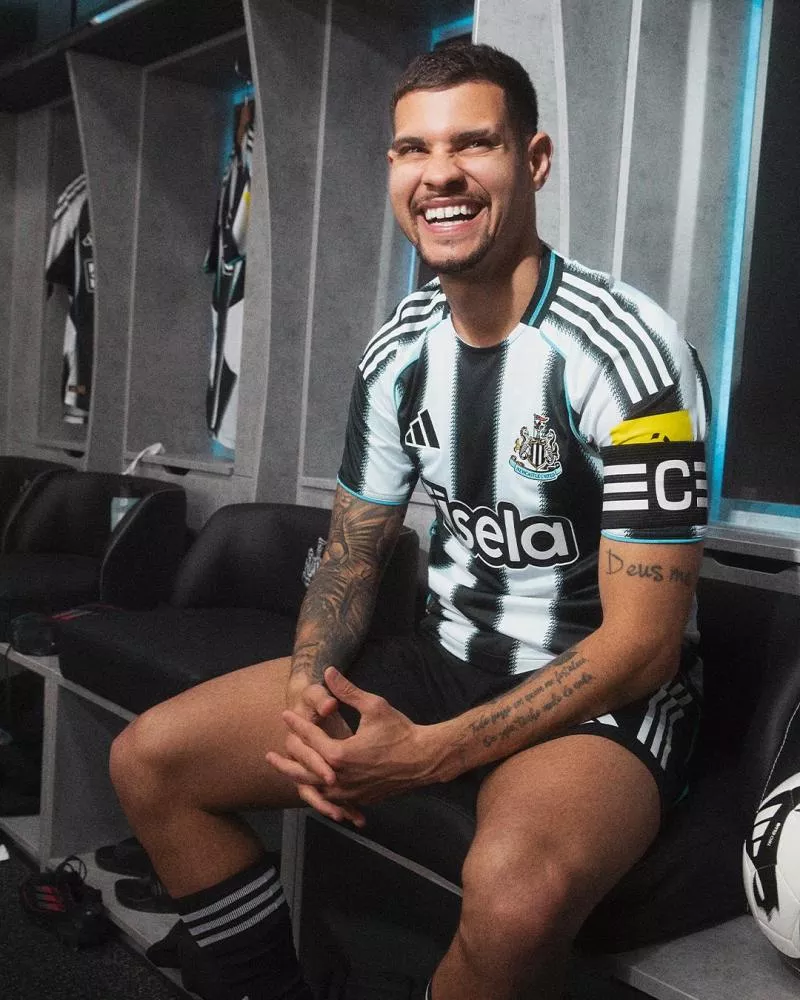 Newcastle lance son nouveau maillot domicile avec adidas